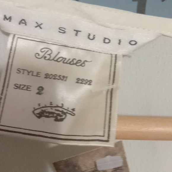 Brand new MAX STUDIO TOP - Picture 3 of 4